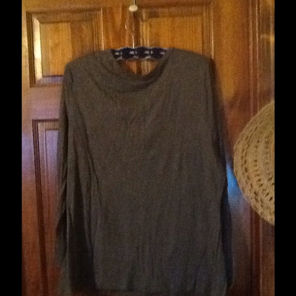 Gray Top - Picture 2 of 2